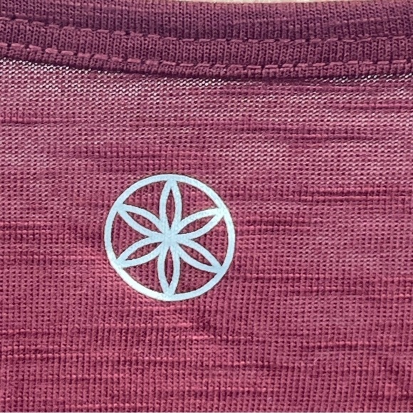 Gaiam XL NWT Burgundy Yoga Active Pleated Front Sleeveless Top - Picture 7 of 9